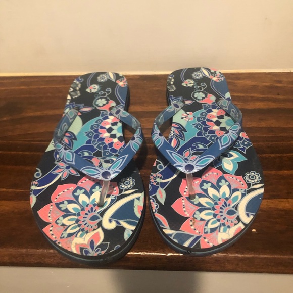 Vera Bradley Flip Flops. - Picture 5 of 5